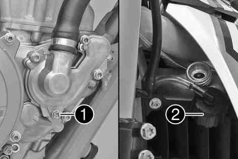 KYLSYSTEM 83 14.3Kontrollera kylvätskenivån Risk för skållskador När motorcykeln körs blir kylvätskan mycket varm och dessutom trycksatt.