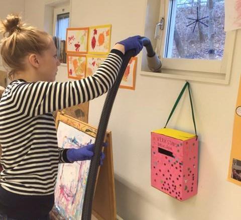 15 (18) Kemikaliecentrum arbetar även med ett pilotprojekt för renovering av kemikaliesmart förskola tillsammans med SISAB och Hägersten-Liljeholmens stadsdelsförvaltning.