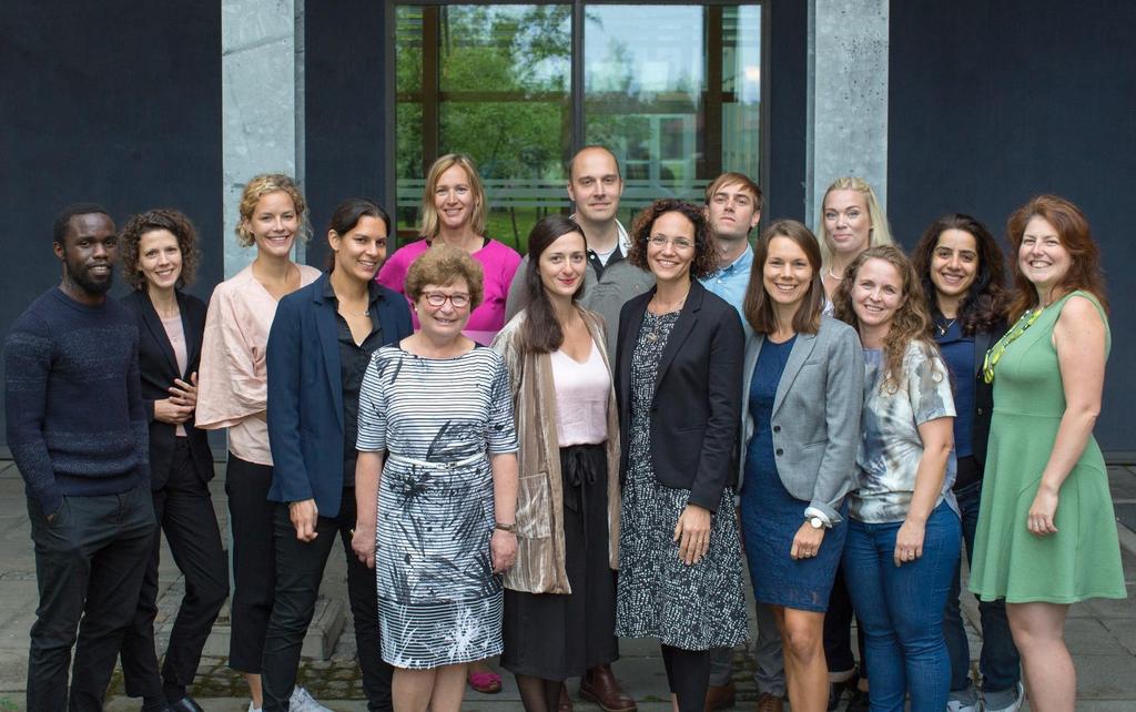 En internationell och multidisciplinär forskningsgrupp Vårt mål: Att främja barns och föräldrars hälsa genom