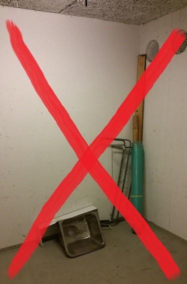 S I D A 5 Skräp och mopeder i källarutrymmen Har du skräp i källaren? Är du en av dem som har ställt ner skräp, gammal inredning och annat som du inte vill ha, i källaren?