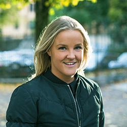 Med nyfikenhet, hårt arbete och kreativitet skapar Hanna fantastiska drinkar samtidigt som fokus alltid ligger på gästen.