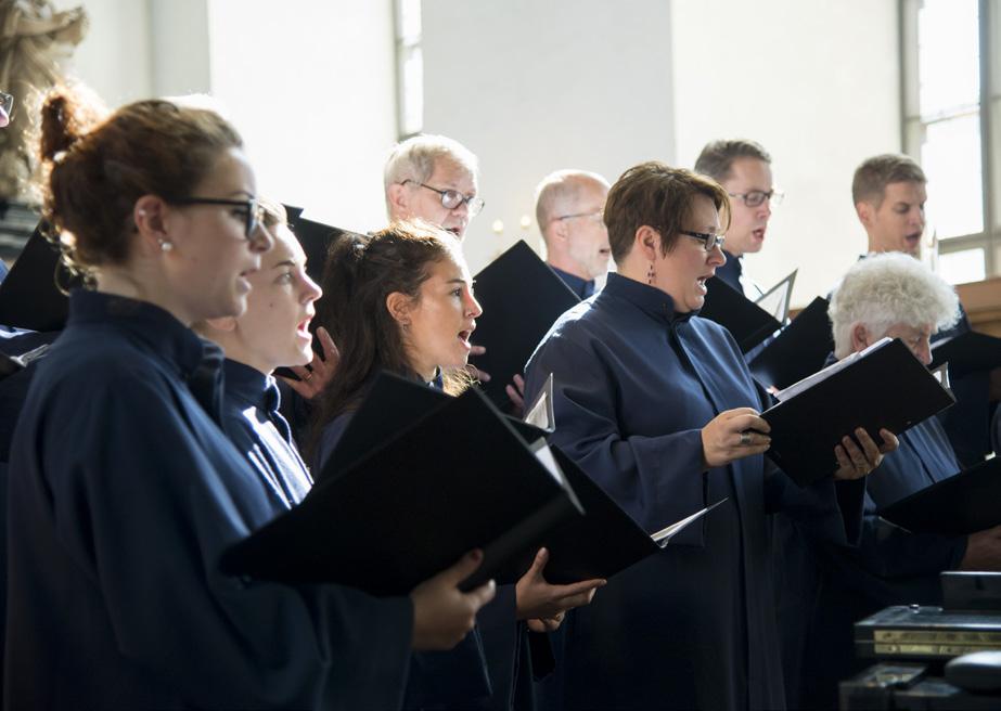 känner dig i nöden ur Johannes uppenbarelse Hilding Rosenberg Ave Maria - Nils Erikson Lux aurumque - Eric Whitacre ur Andliga sånger 1 Kyrie 2 Agnus Dei 6