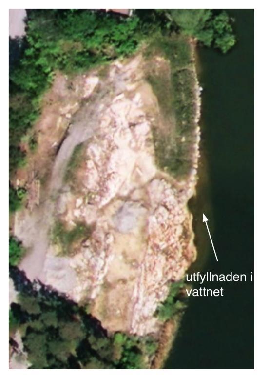 Vattenområdet ingår i primär skyddszon för vattenskyddsområde Östra Mälaren. Landområdet ingår i sekundär zon (orange färg).