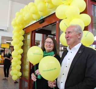 Premiär för Värmlandstrafika Den 20 september 2017 åkte vi med två av tågturerna på Fryksdalsbanan. För att få prata med resenärer och dela ut frukost- och fikapåsar, sammanlagt till 230 resenärer.