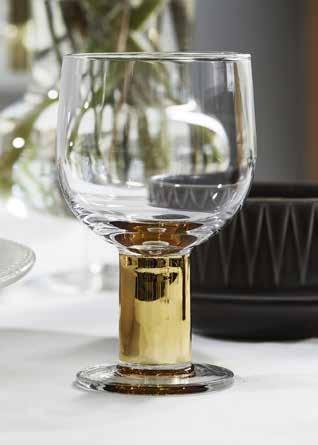 Club ölglas guld, 2-pack Munblåst glas Ölglas i Sagaforms ikoniska och unika club design. Garanterat en uppmärksammad detalj på nästa middag eller fest!