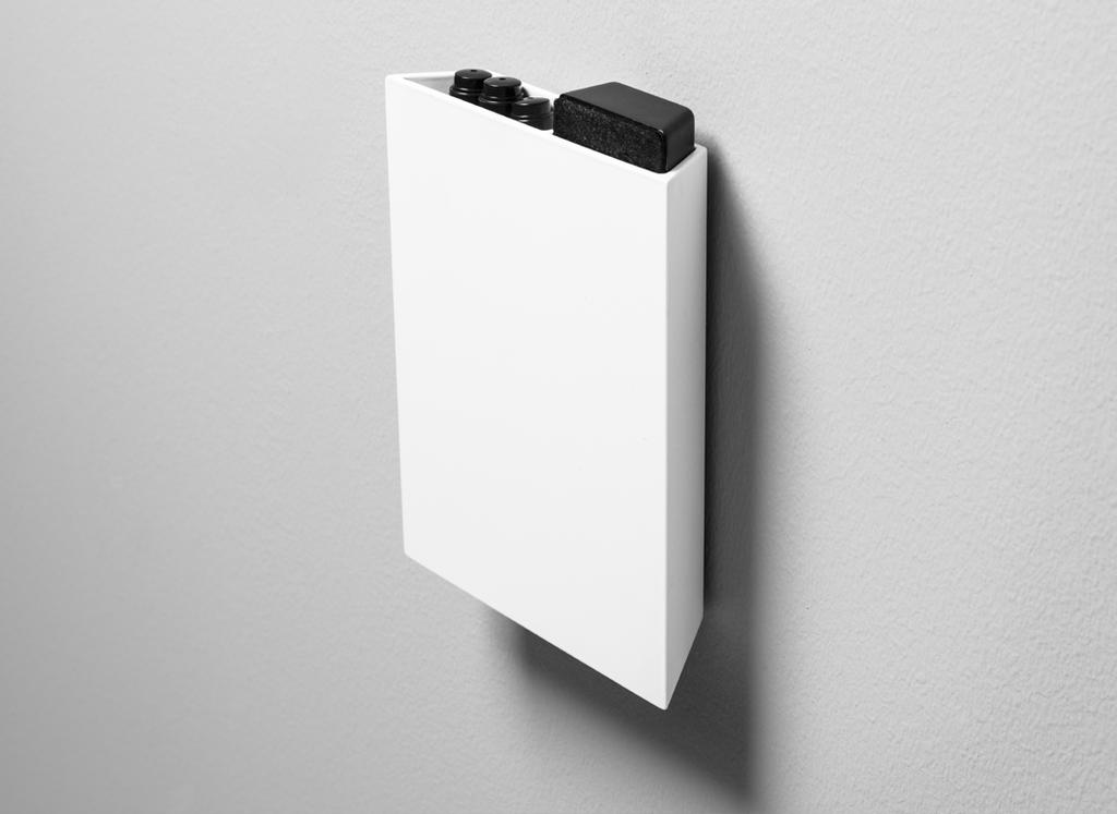 Produktkatalog Configura 2015 Skrivtavlor/Tillbehör Air Pocket Diskret förvaring av pennor och sudd. Med ett lätt tryck kommer den magnetiska tavelsudden upp.
