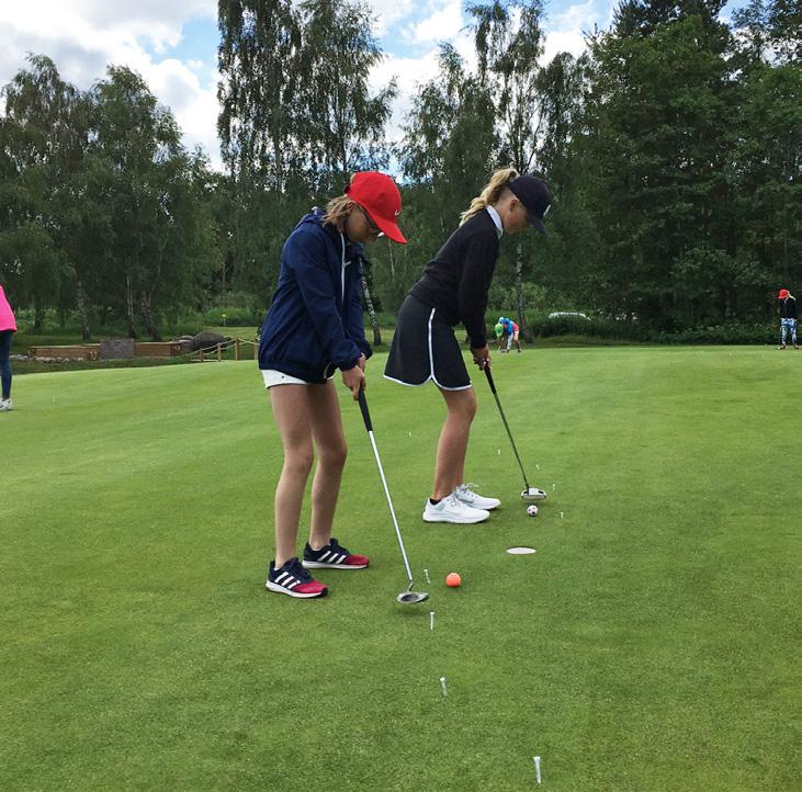 6. PUTTNING 6 LÄNGDKÄNSLA ORMEN Välj ett hål. Sätt ut peggar i en riktning, 6, 9, 12, 15 m från hålet. Gör en cirkel runt hålet med peggar som ska sitta 120 cm från hålkanten.