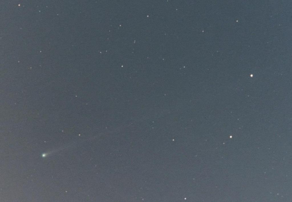 14 Comet C/2012 S1 ISON. Tid och plats: 2013-11-17, kl. 06.05, Grötö Utrustning: Canon EOS 400D, ISO 800, 200 mm, f/2.8, 6x30 s. Bildbehandling: DeepSkyStacker, Photoshop.