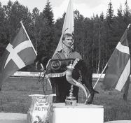 Top Notch vann Skelleftetrofén Trucker Wood Breeders i Simris Den 15 16/6 avhölls Skelleftetr kelleftetrofén ofén, som ingick i gulddivisionen i Skellefteå. Segern togs av LS Top op Notch otch, 30.