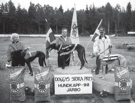 Det blev en kamp mellan Adonis och Elvis, som Elvis avgjorde med sin tolfte raka seger. Obesegrad hitills under 1992. Elvis vann på 37.93, tvåa Adonis, 37.95, trea Ormets Råg, 38.25.