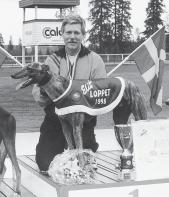 Rönnberg, GHS med bästa tiden 33.28, sammanlagd tvåa Tony Pastor, SHS. Den 30 aug var det dags igen för Skarpnäck karpnäck. I Veteranpokalen vann Pretz etzel el Logic, 7 år, klart före Heart of Gold.