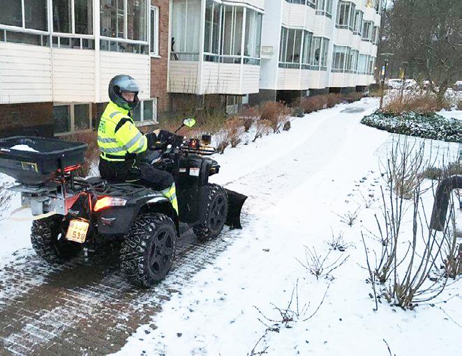 SNÖRÖJNING Var ute i god tid och se till att ha ett serviceavtal tecknat innan vintersäsongen börjar. Tillsammans kommer vi överens om förutsättningarna för uppdraget.