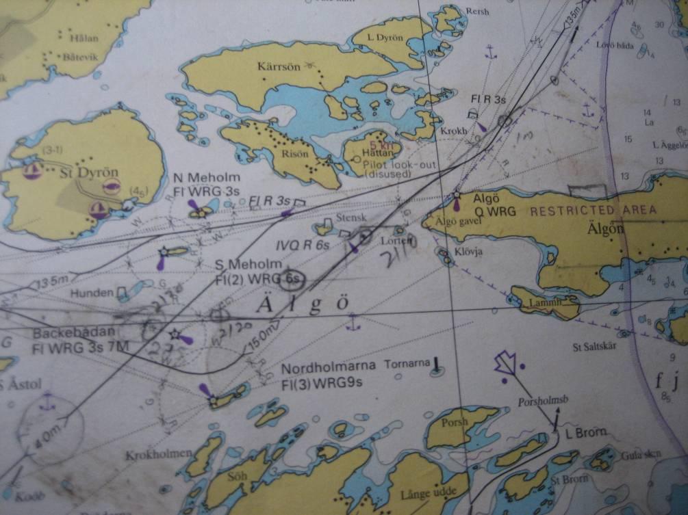 För att en grundkänning på Hunden skulle kunna ske skulle då kurs över grund bli 295º, alltså en avdrift av 14º. Bild.