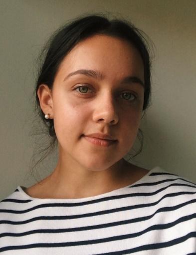 Sofie Haglög Ledamot Jag heter Sofie Haglöf och är 19 år gammal. Jag tog studenten våren 2017 och har därefter hunnit med ett halvårs tyskastudier med Uppsala Universitet i Tyskland.