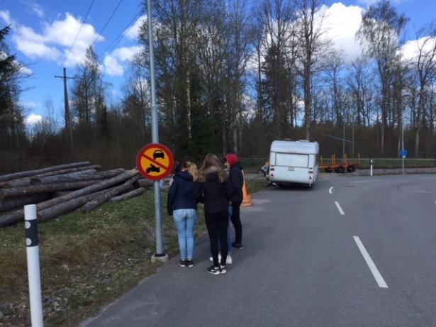 Under året har alla elever i årskurs åtta i Katrineholms kommun genomgått en trafiksäkerhetsutbildning som innehöll trafikregler med inriktning mot moped
