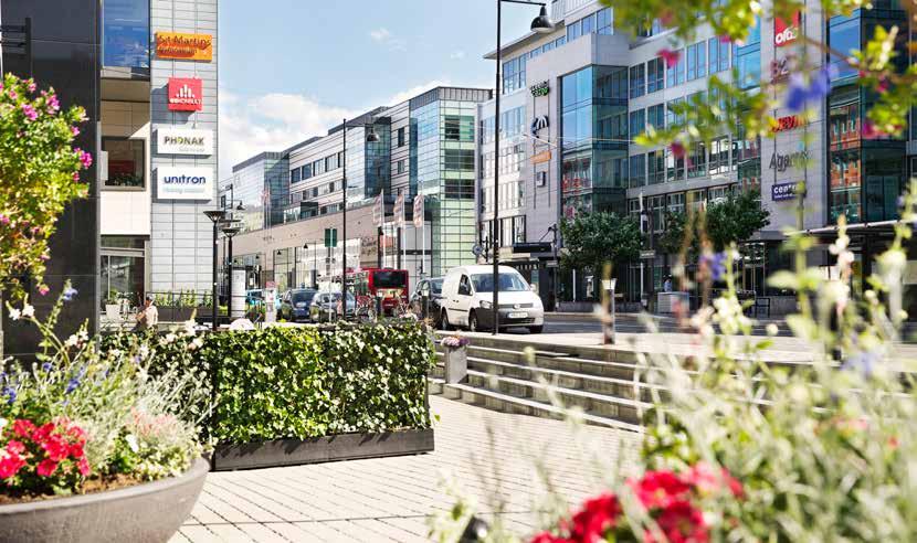 STADSDELSUTVECKLING 27 SOLNA BUSINESS PARK Dynamiskt och grönt Ett modernt kontor i rätt läge är en allt viktigare aspekt för dagens medarbetare.