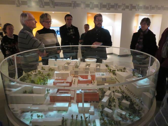 Mikael Hillbo Till visningen av Nya Karolinska sjukhuset i Solna (NKS) den 14 november hade 24 deltagare infunnit