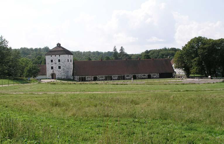 Inledning På uppdrag av Hässleholms kommun har Naturcentrum AB genomfört en översiktlig inventering av fladdermöss i Hovdala naturområde under sommaren 2007.