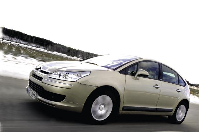C4 klarade krockproven i EuroNCAP med toppbetyg. C4 inte högexplosiv Plats 7/Citroën C4 2,0 Citroëns nykomling består i stor utsträckning av samma delar som Peugeots oerhört framgångsrika 307.