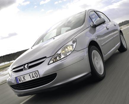 307 är äldst i gänget men oväntat pigg! Farfar håller tempot Plats 2/Peugeot 307 Alla testbilarna utom en, Peugeot 307, har introducerats under de senaste 18 månaderna.
