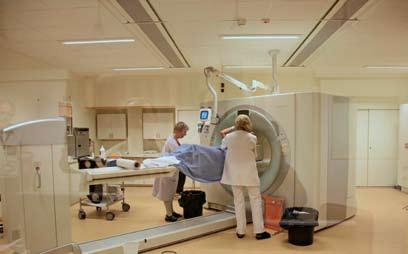 Västra Götalandsregionen behöver för dessa ändamål en cyklotron samt specialdesignade laboratorier för hantering av radioaktivt material.