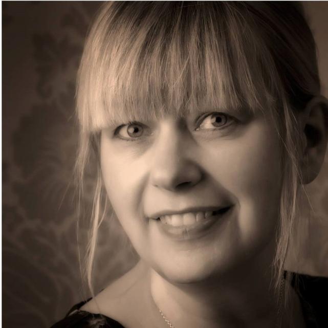 Irene Jonssons tankar om jul och advent Att advent, jul och nyår är en väntan på något som ligger framför, tror jag alla vi kan känna emellanåt på olika sätt.