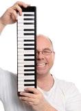 karismatiske dirigenten Ulf Wadenbrandt, bjuder på en hyllningskonsert till ABBA, där deras stora hits kommer att spelas!