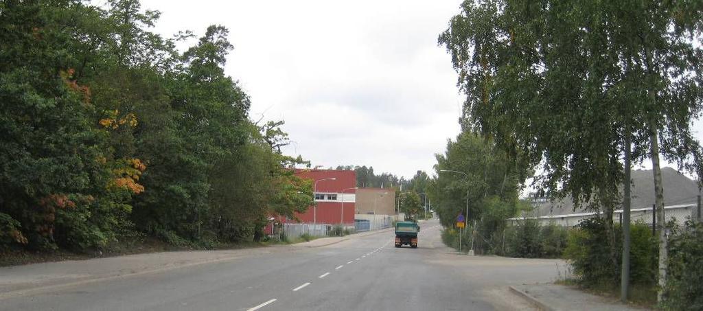 9 (13) S-Dp 2007-39625-54 Trafik Trafik och angöring Området ligger i ett trafikmässigt bra läge nära de större vägarna Magelungsvägen och