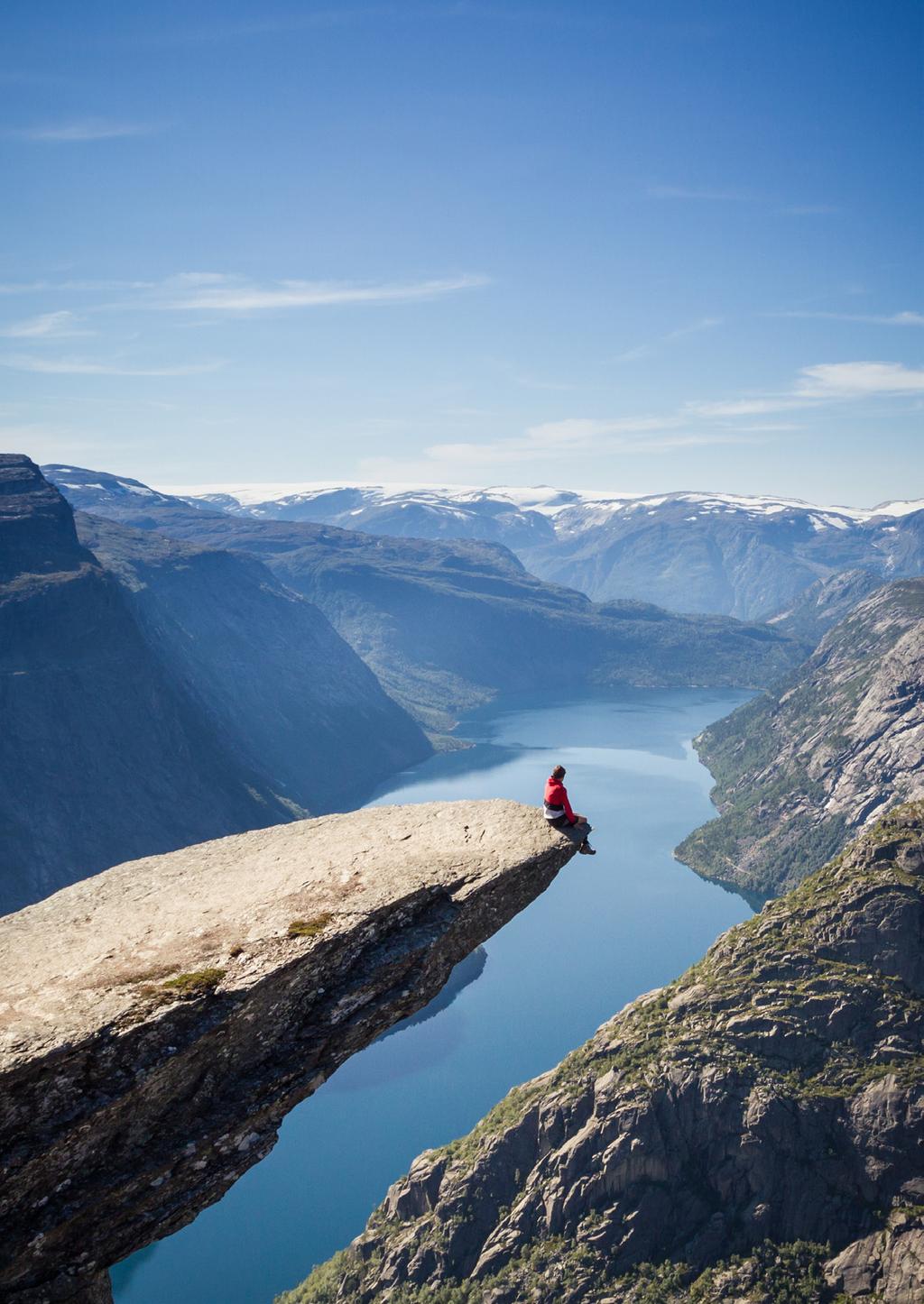 Structure Komplex filigrane mais men stabil stable konstruktion Trolltunga (en français dent de troll ) est un éperon Trolltunga är