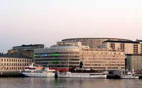 Skeppsbron innehåller redan idag ett antal solitärer som också bidrar till variationen, men även underlättar orientering och ger området dess identitet.