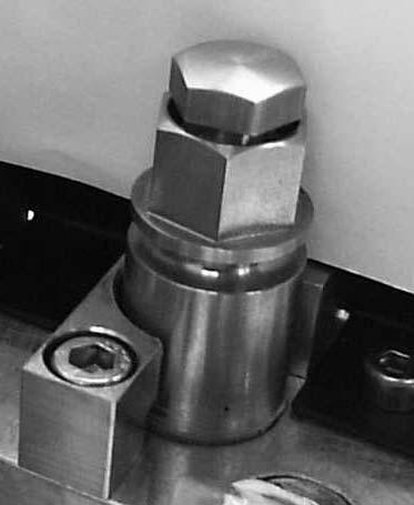 Applikator 27 Rengöring av filterpatron ANMÄRKNING: Tag endast ut filterpatronen när applikatorn är varm och när den inte är trycksatt. Montera endast in den igen, när applikatorn är varm.