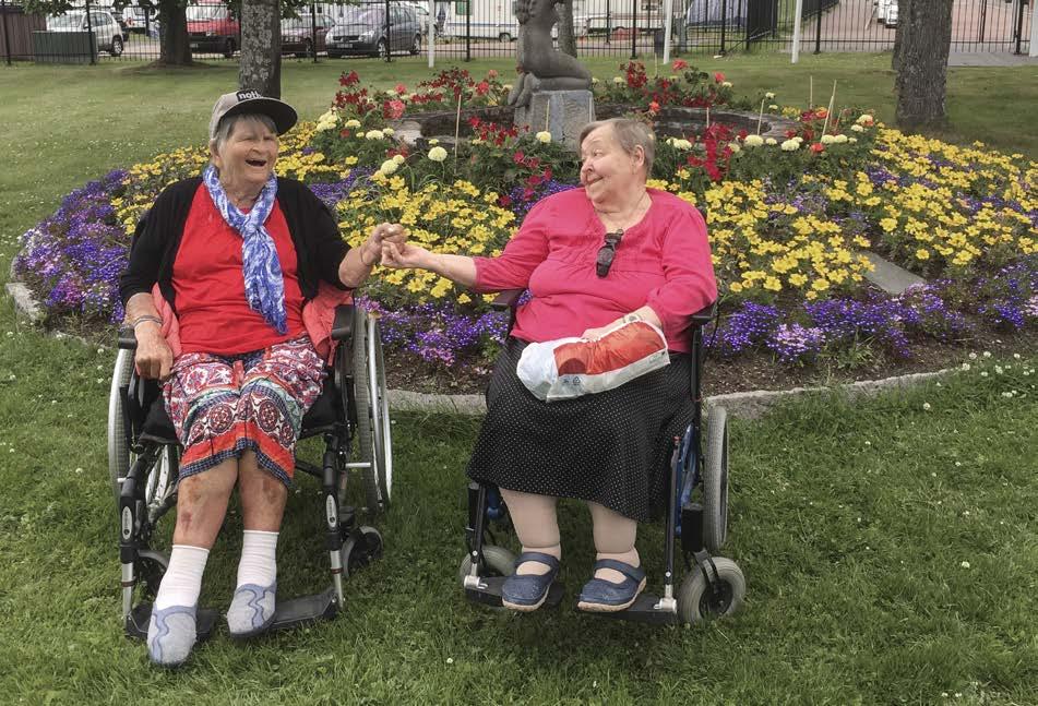 84 Vård och omsorg Chef: Jeanette Tillman Ansvarsområden Handläggarenheten Hemtjänst Gruppboende Kommunrehab Bostadsanpassning Hälso- och sjukvård MAS, medicinskt ansvarig sjuksköterska SAS, socialt
