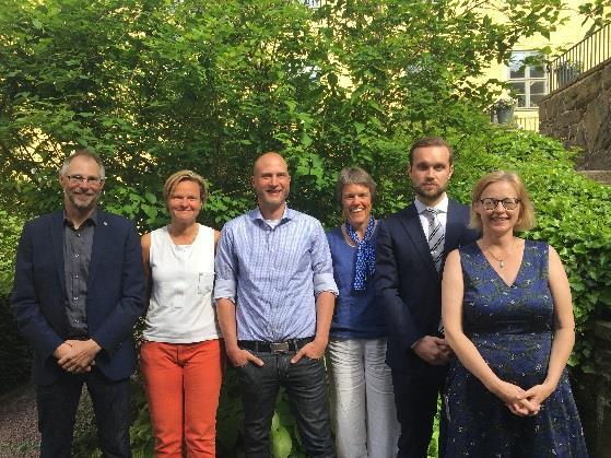 av senast den sista februari året efter det år som utvärderingen avser. Styrgruppen tar beslut i principiellt viktiga frågor samt godkänner projektplan och slutrapport för gemensamma projekt.