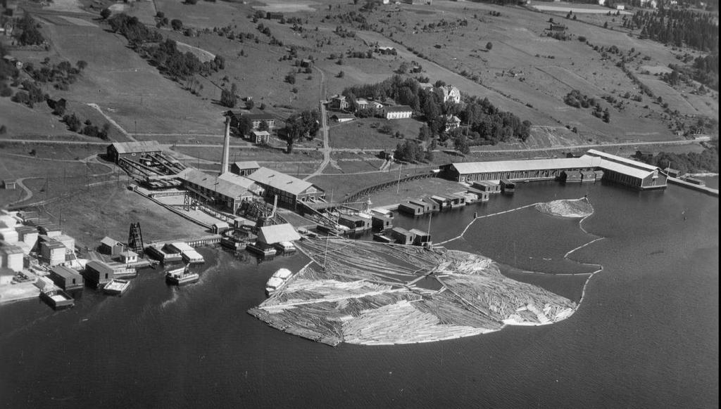 6 Vid sågen impregnerades virket via doppning i kar med pentaklorfenol. Karet stod i kaphuset som fanns utanför sågens nordöstra gavel. Från 1937 var denna verksamhet delvis mekaniserad.
