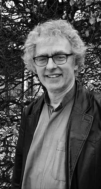 Under Ytan med Tojje Wirén Torgny har sedan barnsben kallats för Tojje. Som pastorsbarn föddes han i Stockholm, men har sedan bott i både Småland och Västergötland.