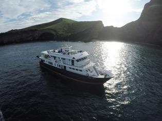 På Galapagos är dock inte segelbåtar av Siren-typ det bästa konceptet för en liveaboard.