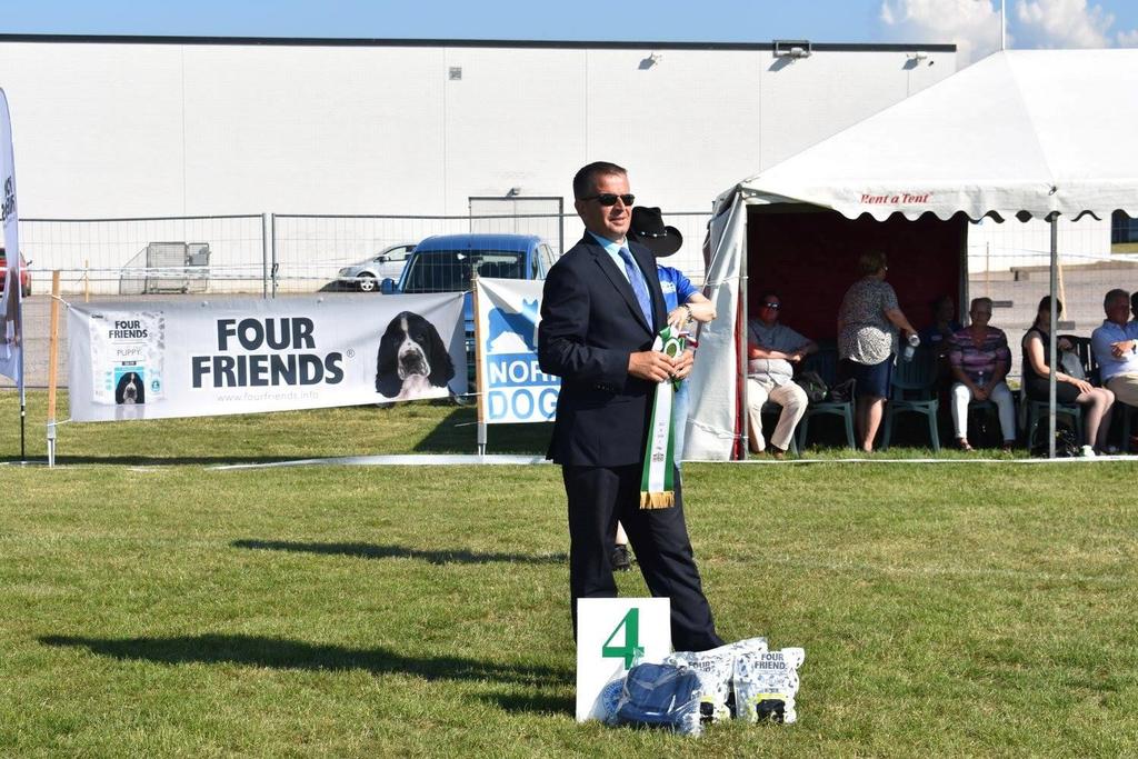 TINO PEHAR, KROATIEN ÖKK är alltid lika glada över att kunna hälsa vår kära vän Tino Pehar från Kroatien välkommen till oss på Norrköping Dog Show.