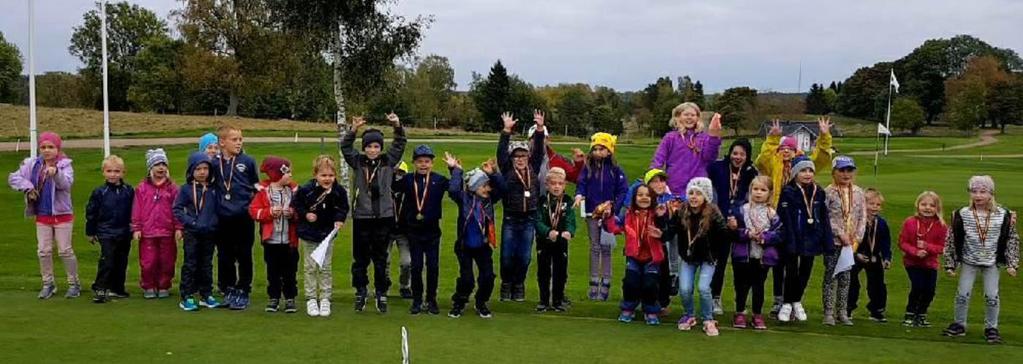 äldre juniorer som inte är motiverade att delta i träningsverksamheten längre ändå stannar kvar och spelar som vanlig medlem och fortsätter spela golf livet ut.