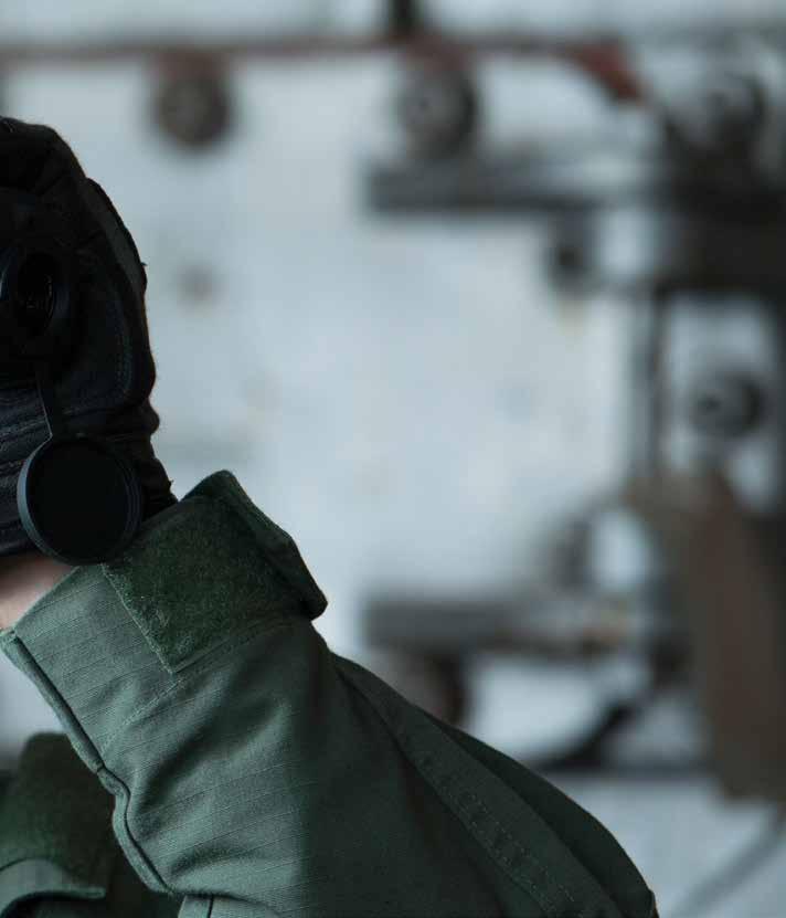 LS-SERIEN FLIR LS-serie är en robust kombination av prisvärdhet, prestanda och pålitlighet som ryms i din handflata, oavsett om du är ute och patrullerar eller jagar någon.