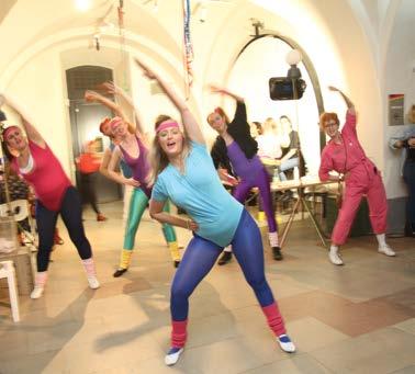 TÄBY NYHETER 6 januari 12 januari 2018 15 raggningsknep 11 FRÅGOR TILL... IDA STENBACKA Varför är basister coolare än gitarrister? Ida Stenbacka i singelaktuella The Heard vet varför.