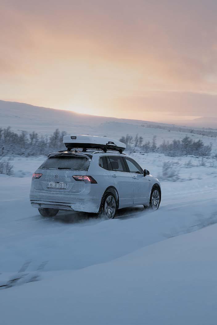 www.volkswagenstockholm.se En bil för den svenska vintern. Takbox med lasthållare ingår. Tiguan Allspace TDI 190 hk GT 4MOTION.