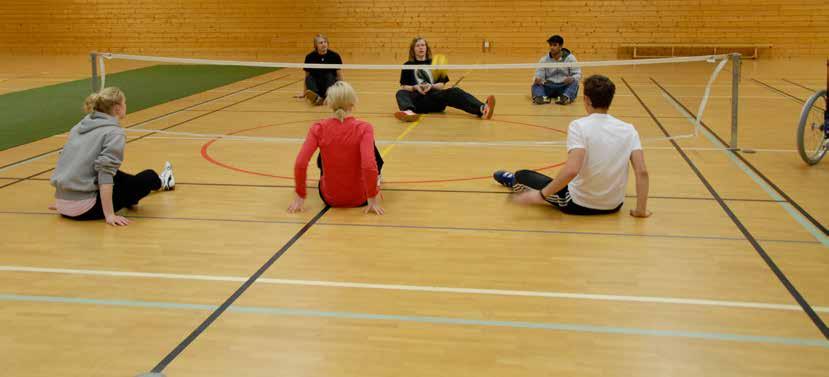 GOALBALL Är en bollsport som utövas av synskadade. Alla spelar med en bindel för ögonen.