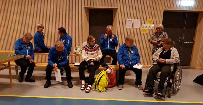 ull fart på DM i curling i Eldsbergahallen Text och foto: Lars-Göran Tjell DM-curlingen 2017 anordnades av HGI- Tre