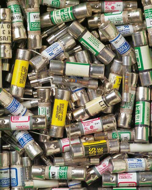 Säkringar och garantiinformation Produktgaranti Varje Flukeprodukt är garanterad att vara fri från defekter i material och tillverkning under normala arbetsförhållanden och service, för den nämnda