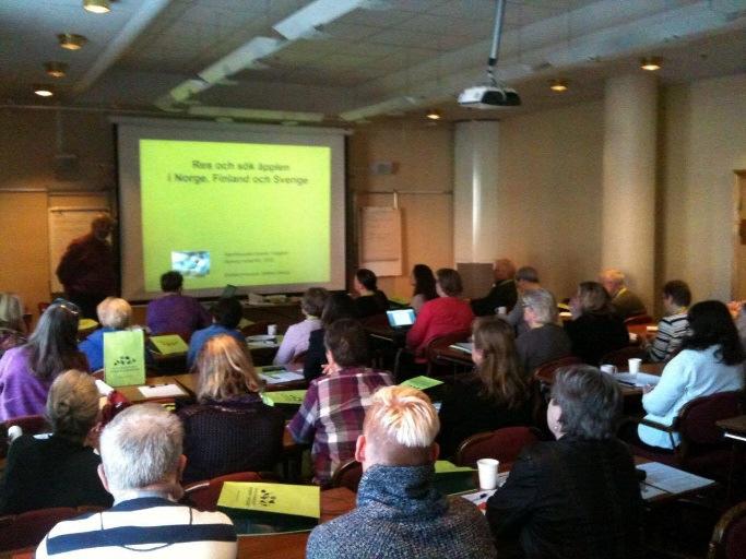 Suppleant: Ann-Sofie Freyhult, Västerås Mattias Iwarsson pomolog och botanist fick avsluta lördagens program med ett föredrag kallat Äppelresa i Norge Sverige och Finland.