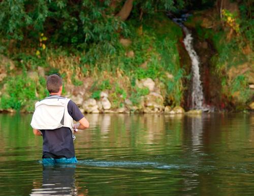 Se & göra Gör ett besök till våra hembygsgårdar. Foto, Shutterstock Hitta dina egna fiskevatten. Foto: Shutterstock Bergoms badplats Djuptjärns badplats - Bad i Djuptjärnen.