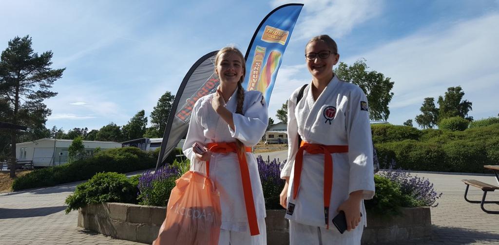 Glada jubileumsfirare första fest-lägret på det 45:e året för JK Seisin.