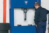 mm/s P60EH2: 2-stegs pump Presshastighet 10,0 mm/s Steglös inställning av presstryck.