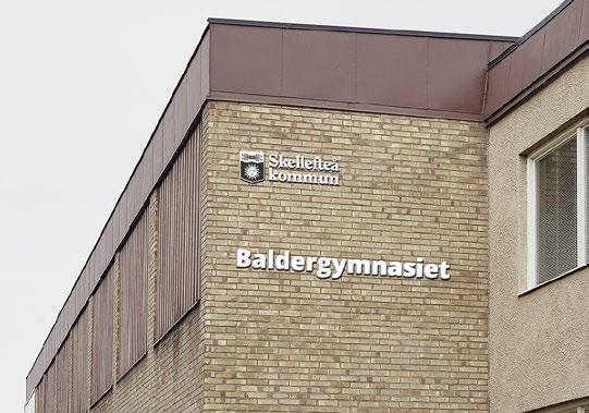 SIDAN 5 Verksamhetsskyltar Utomhus På publika platser med kommunal verksamhet, exempelvis förvaltningar, anläggningar eller skolor, lyfts alltid