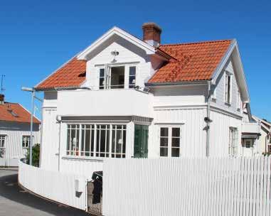 Huset har förändrats under 1900-talet men trots det bibehållit dubbelstugans karaktär och detaljer som fasadens utförande och äldre fönster.